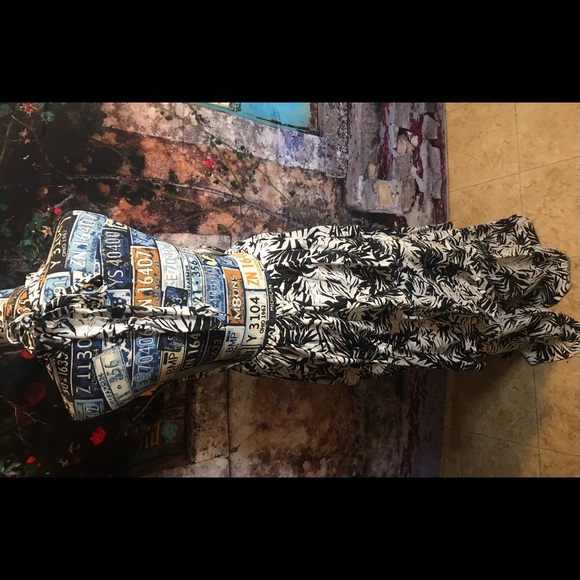 Seaside Resort Halter Maxi Dress - Picture 11 of 16